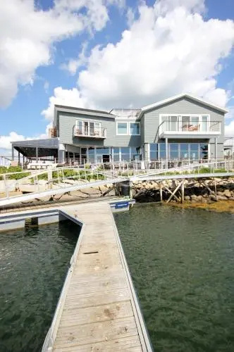 Beach & Waterfront