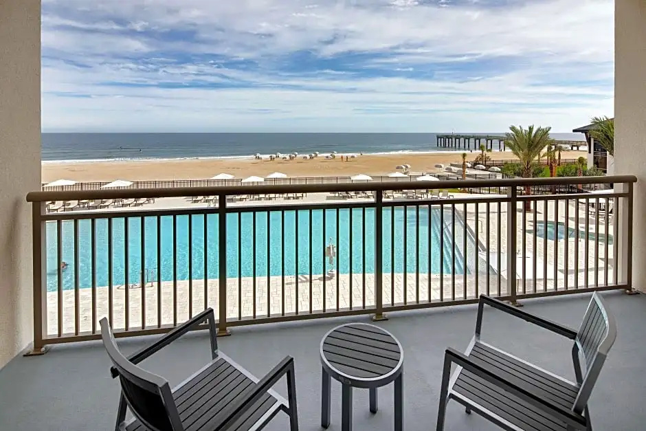 Quadruple Suite with balcony and with partial ocean view