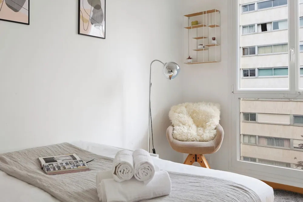 Cozy 2BR Eiffel Tower Area