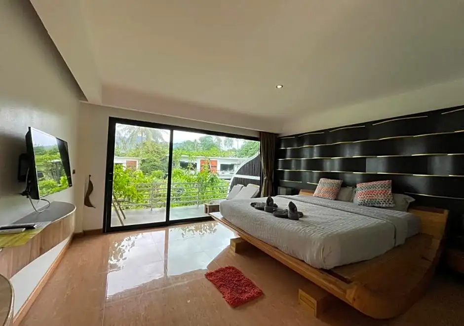 Deluxe Double room with balcony (full double bed)
