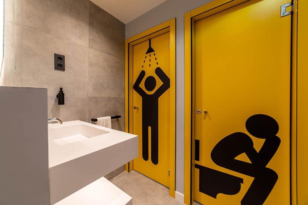 Четырёхместный номер Standard в Petit Hostel La Latina - Adults Only