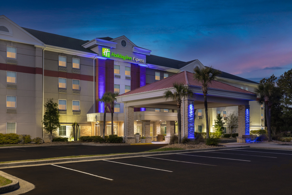 Holiday Inn Express Myrtle Beach-Broadway at the Beach by IHG