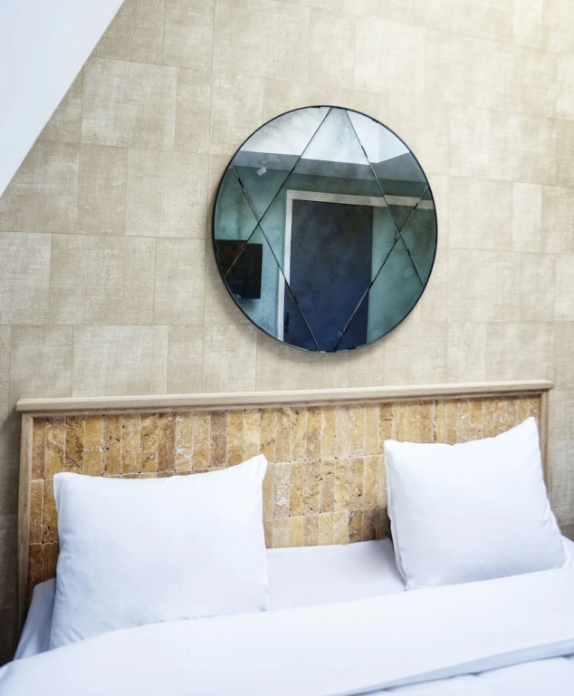Deluxe Double room (full double bed)