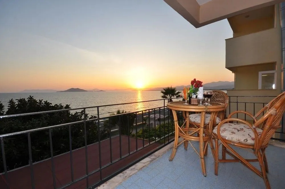 Отель Deniz Hotel в Фетхие