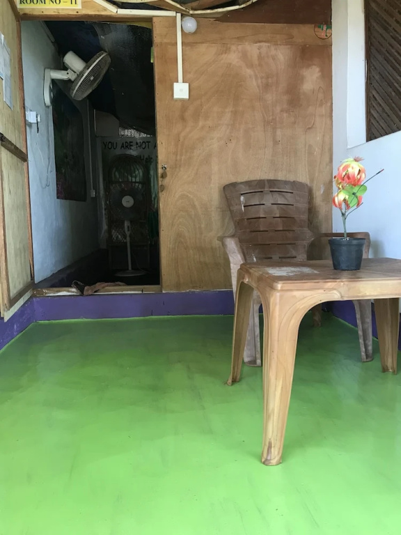 Star Rest Beach Hotel Arugambay - Chambres
