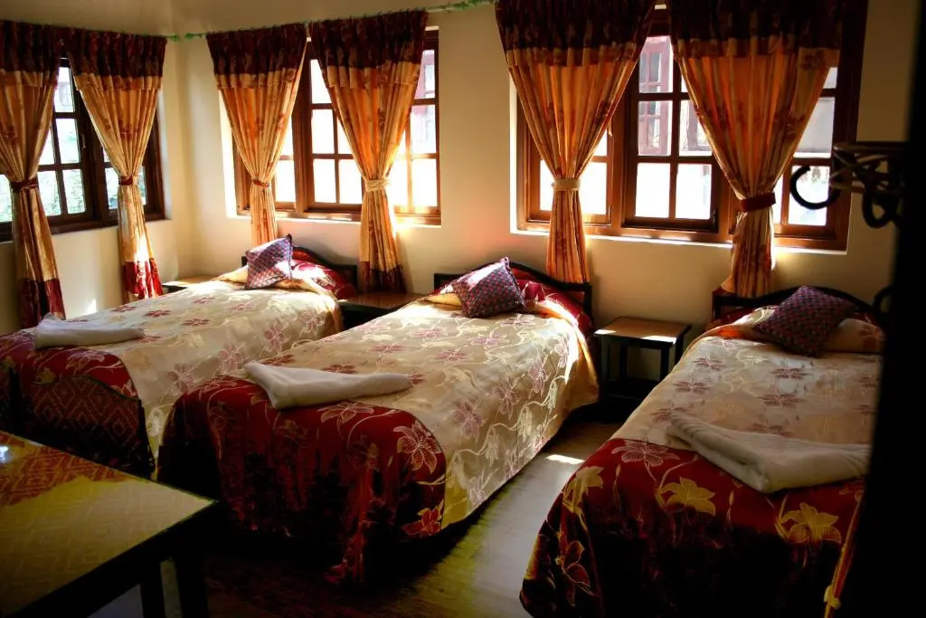 Standard Triple room