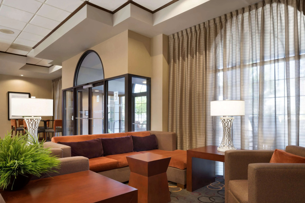 Lobby & Reception