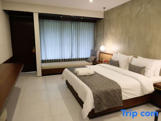 Japa Suites & Villas