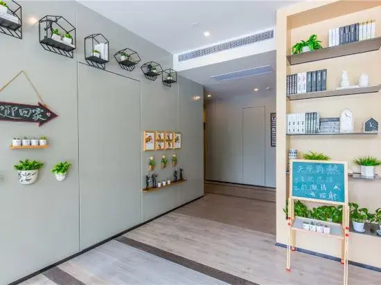 CJIA Apartment Hotel (Shanghai Daning Zhongshan North Road Metro Station)