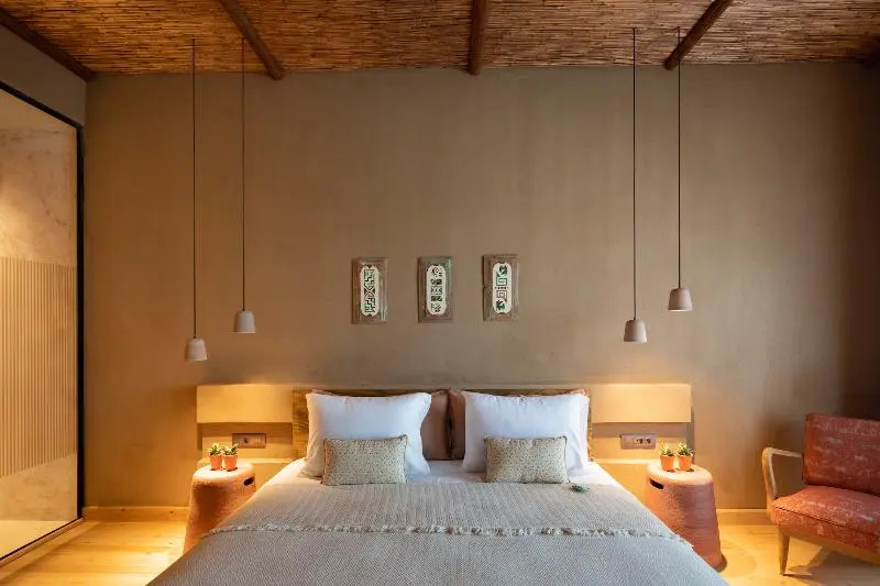 Standard Double room with balcony (full double bed)