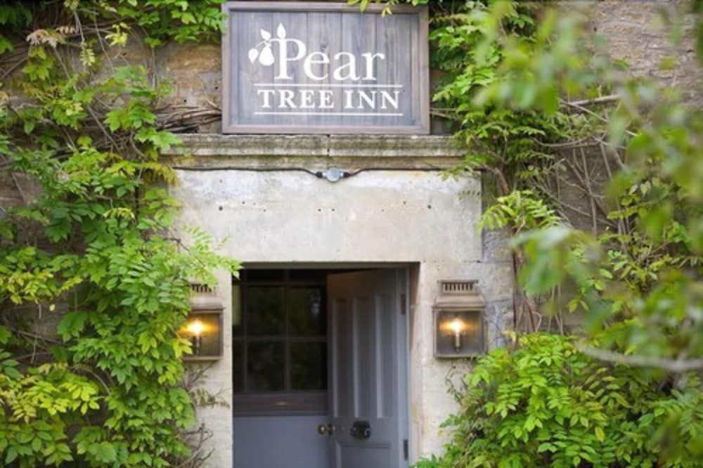 Pear Tree Inn Farmhouse Kitchen with Bar & Rooms by null