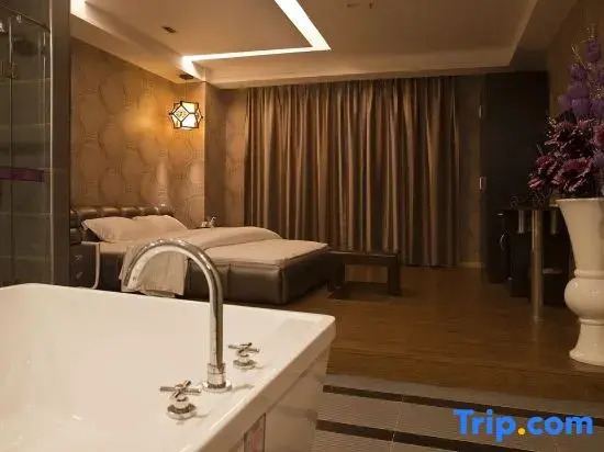 Номер Deluxe в Yiyue Express Hotel