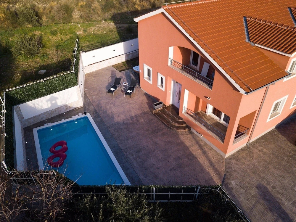 Holiday House Klaric