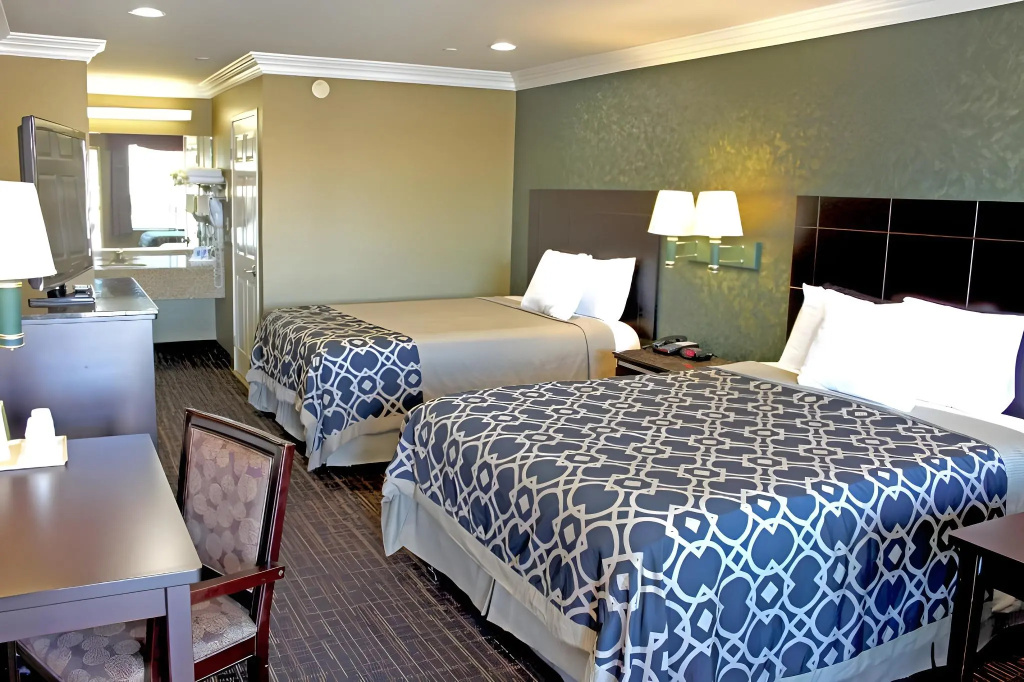 Отель Crystal Inn Suites & Spas в Инглвуде