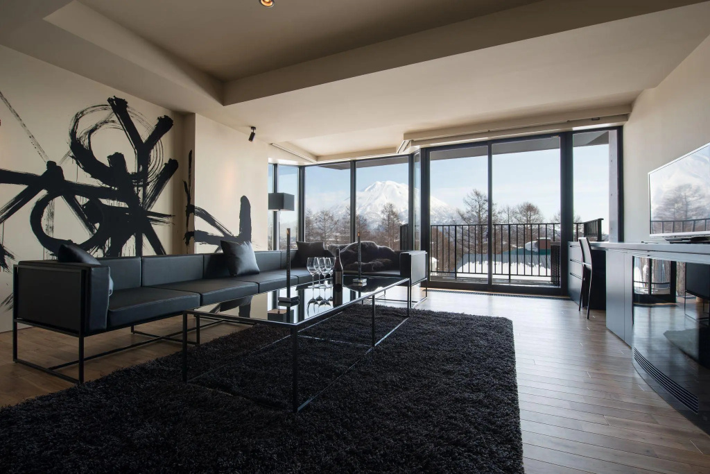 3 Bedrooms Apartment