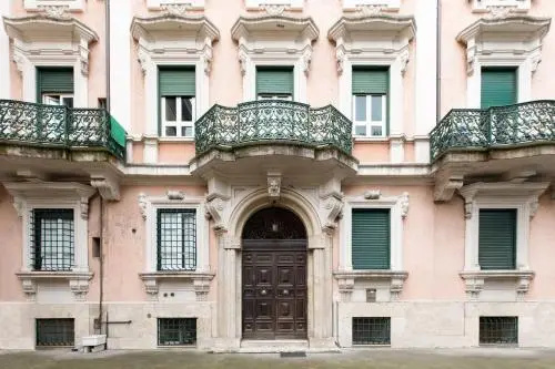 Iflat Sunny And Colorful Esquilino Apartment