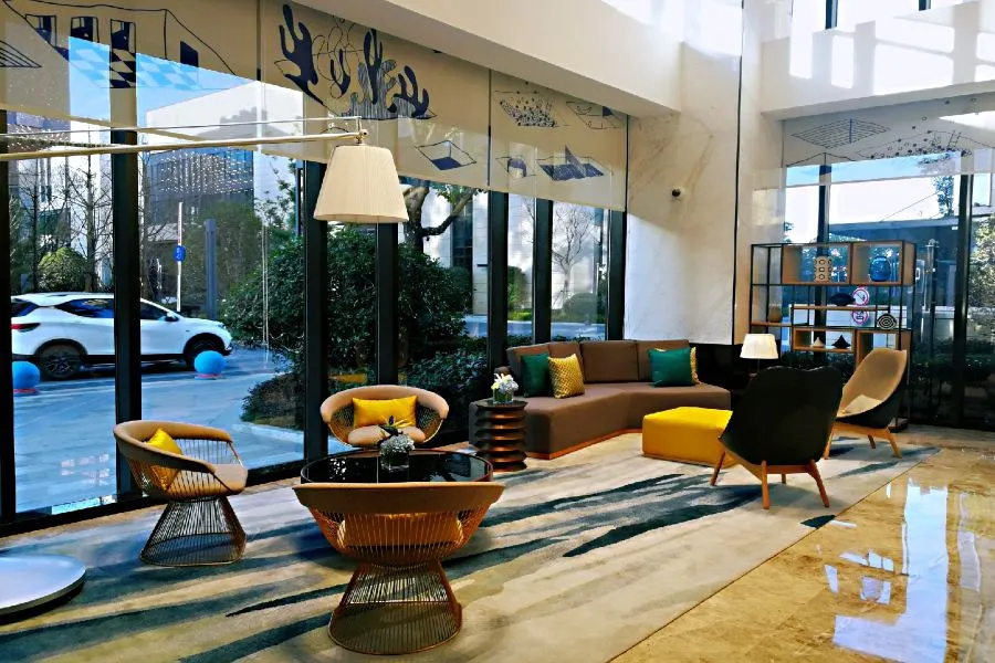 Lobby & Reception