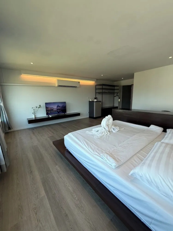 Deluxe Double room with sea view (full double bed)