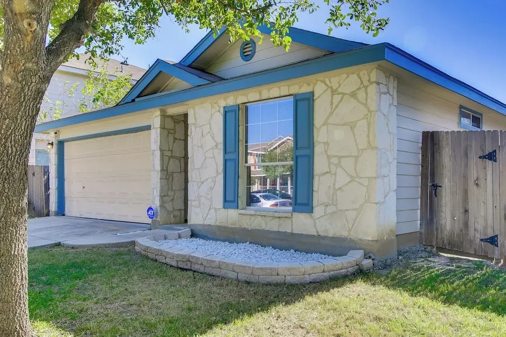 San Antonio Abode w/ Yard < 4 Mi to Lackland
