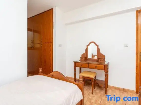 4 Bedrooms Villa
