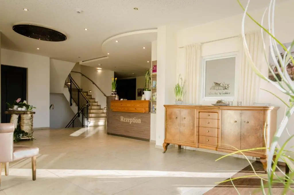 Lobby & Reception
