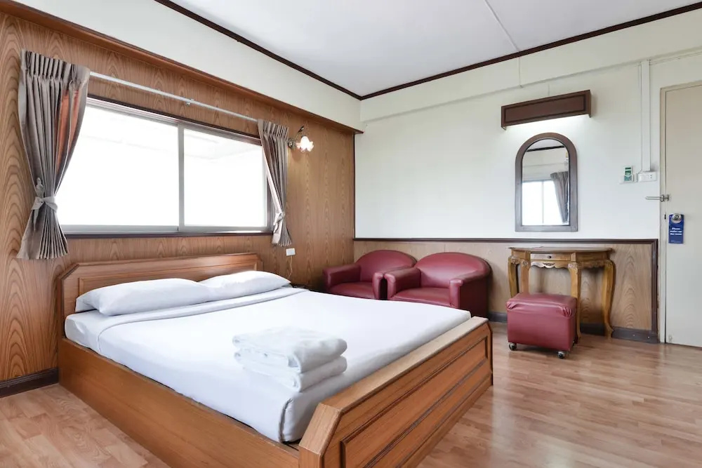 Standard Double room with balcony (full double bed)