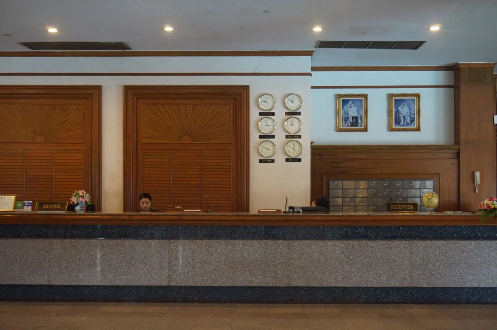 Lobby & Reception