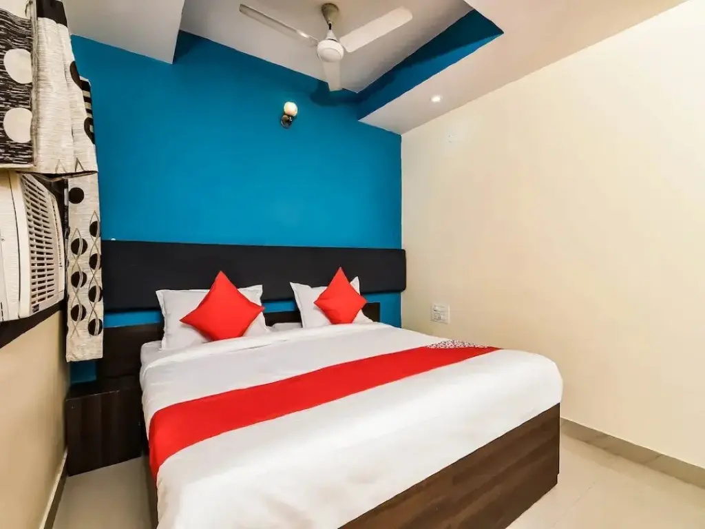 Hotel SR Grand by OYO Rooms