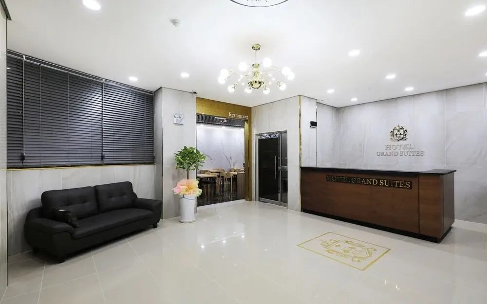 Lobby & Reception