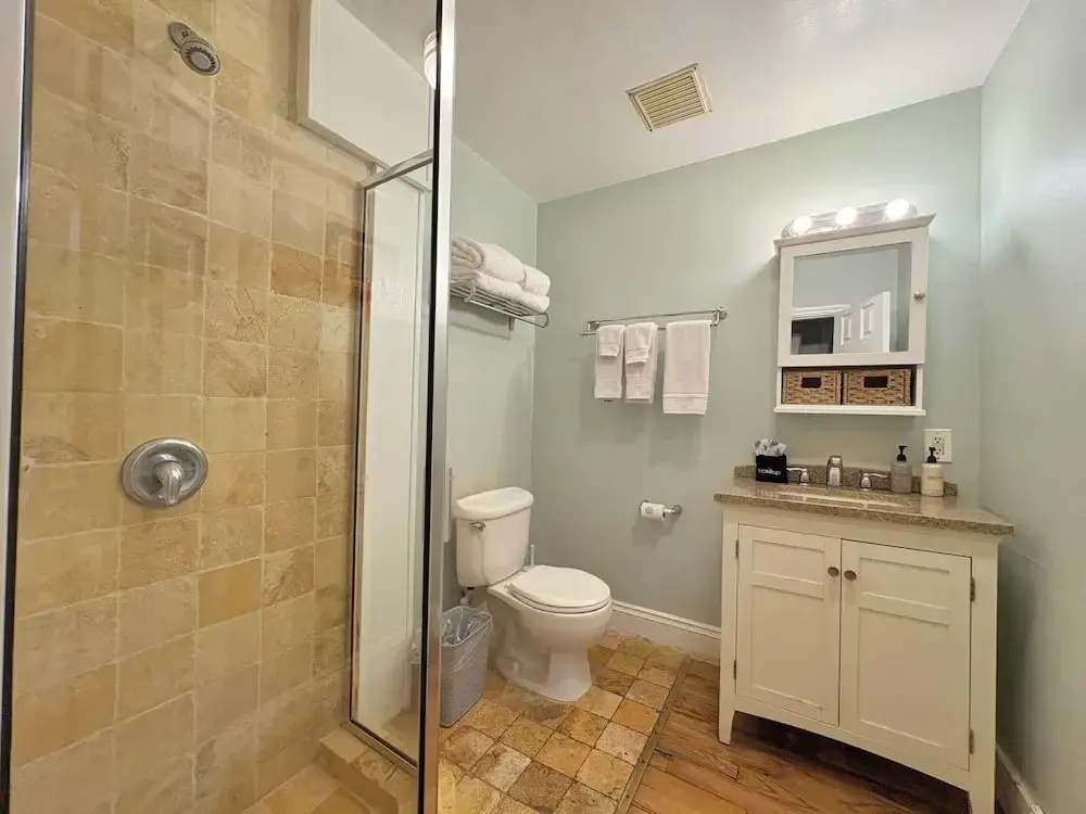 2 Bedrooms Suite with balcony