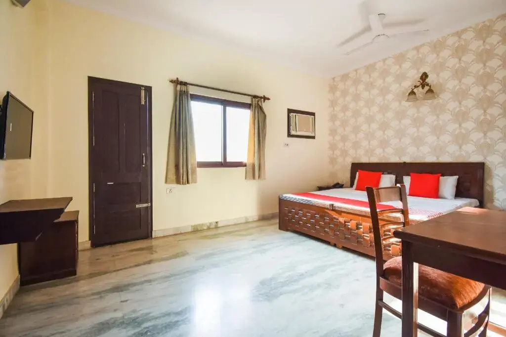 Gopal Bhawan by OYO Rooms