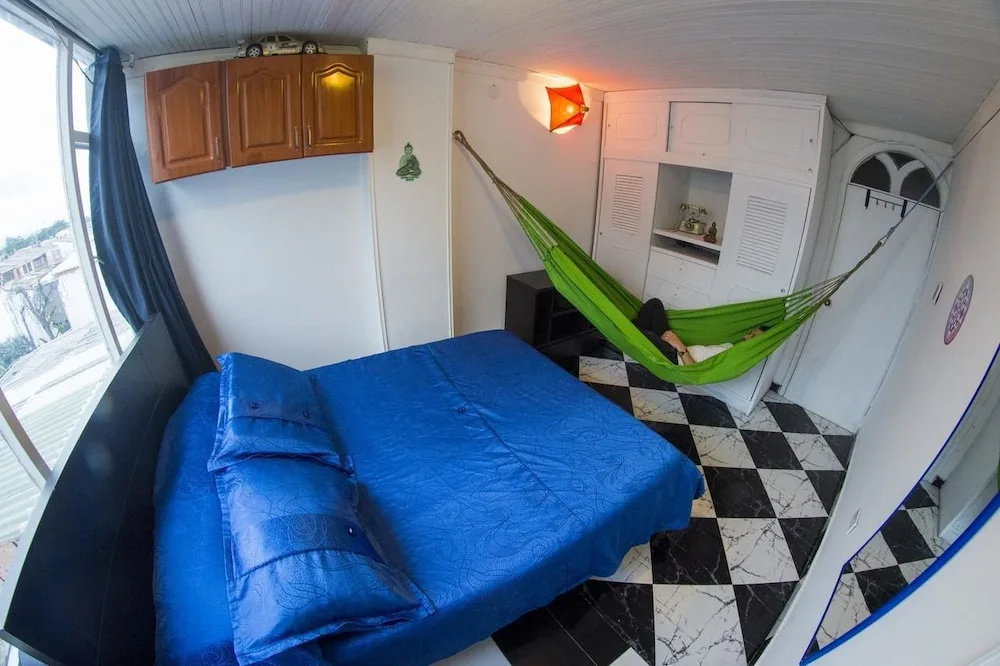 Economy room