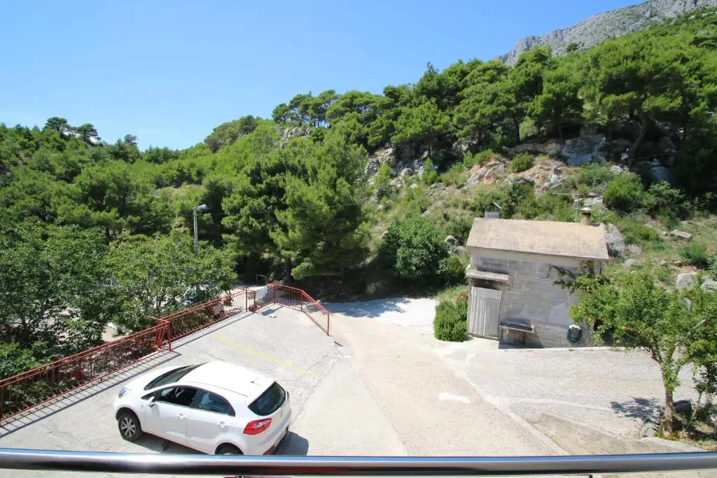 Apartment with mountain view