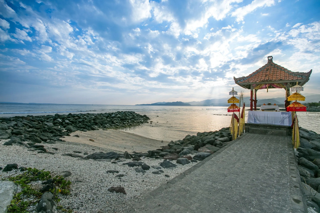 Beach & Waterfront