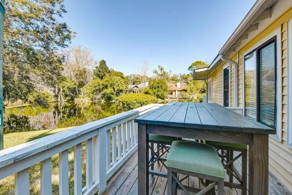 Sleek Golf-front Condo With a Washer/dryer, Deck, & Central AC - dog Friendly