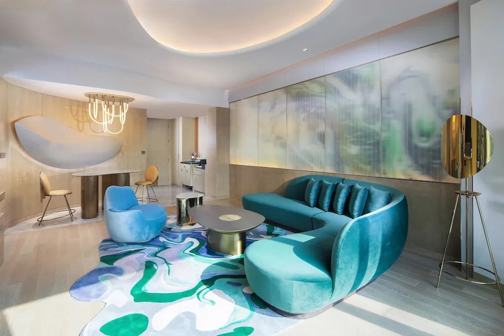 1 Bedroom Club Suite