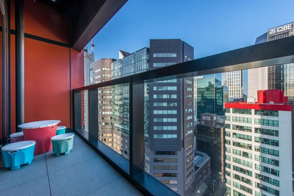 Ehome - Central CBD Romantic Apartment, Two Blocks from Waterfront