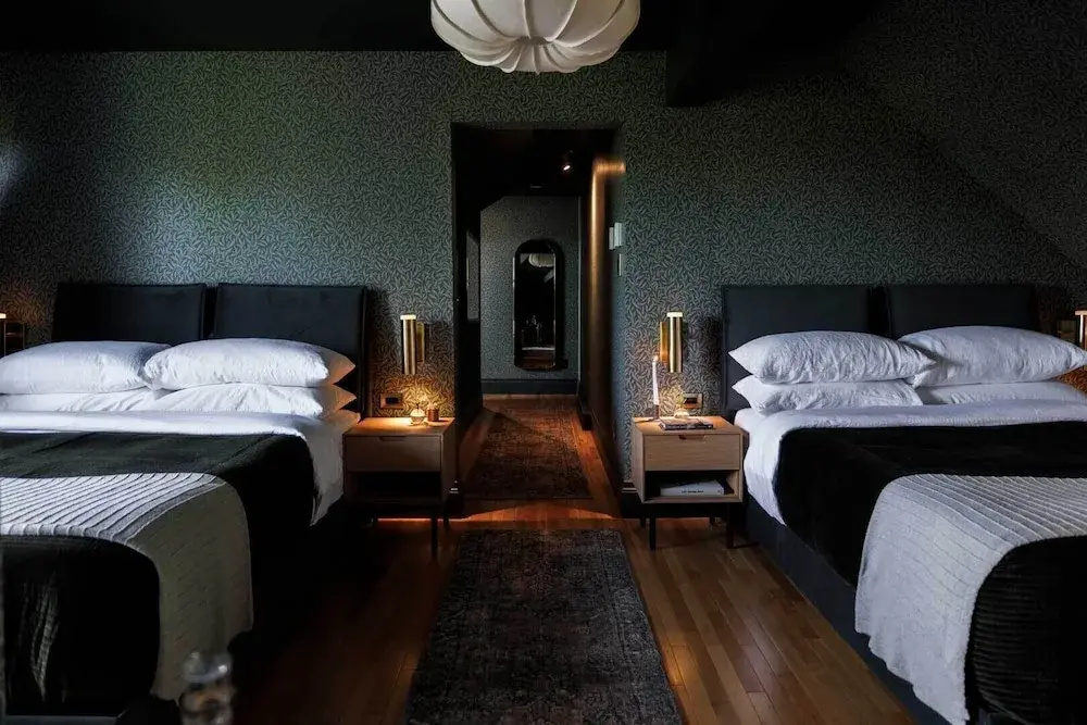 Deluxe Quadruple room