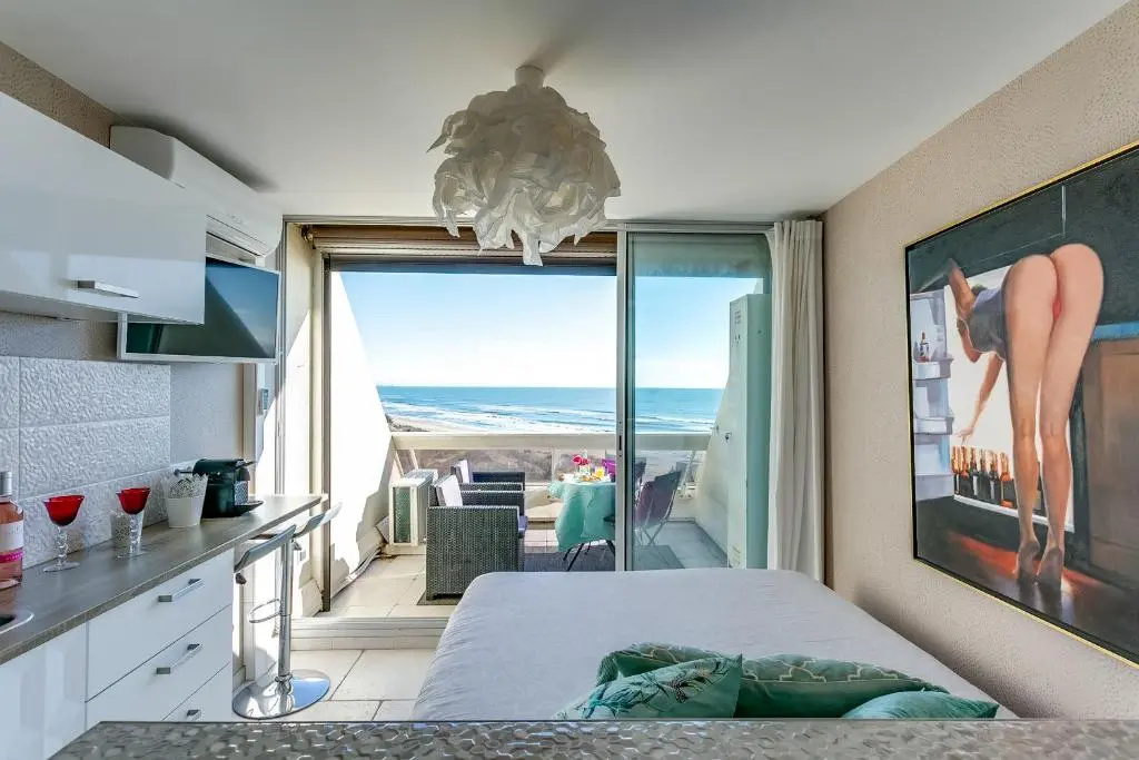 Studio with sea view