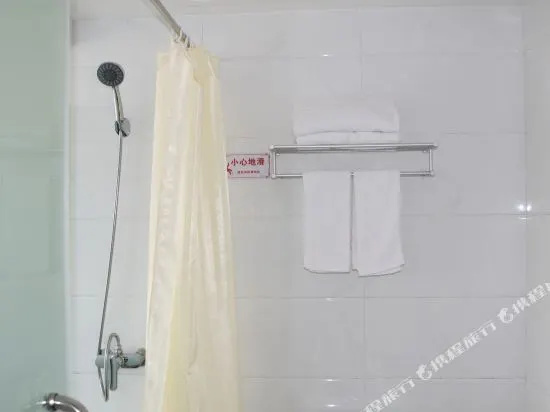Migao Chain Hotel (Dezhou Chenghuangmiao Pedestrian Street No.5 Middle School Shop)