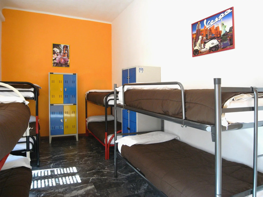 Standard Sextuple room