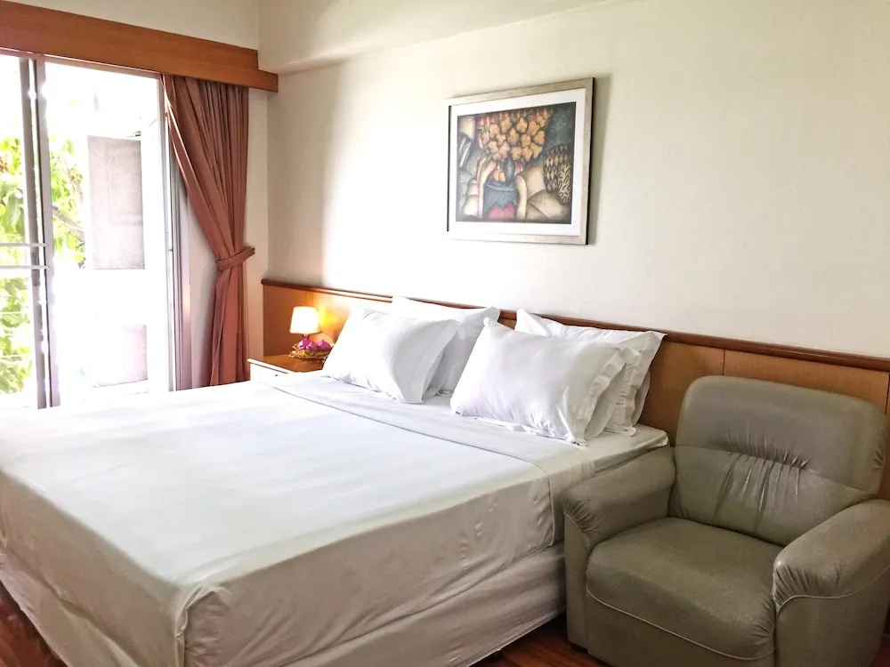 Standard Double room with balcony (full double bed)