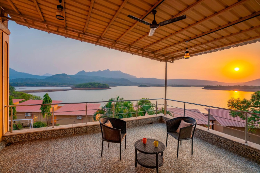 Zostel Plus Lonavala