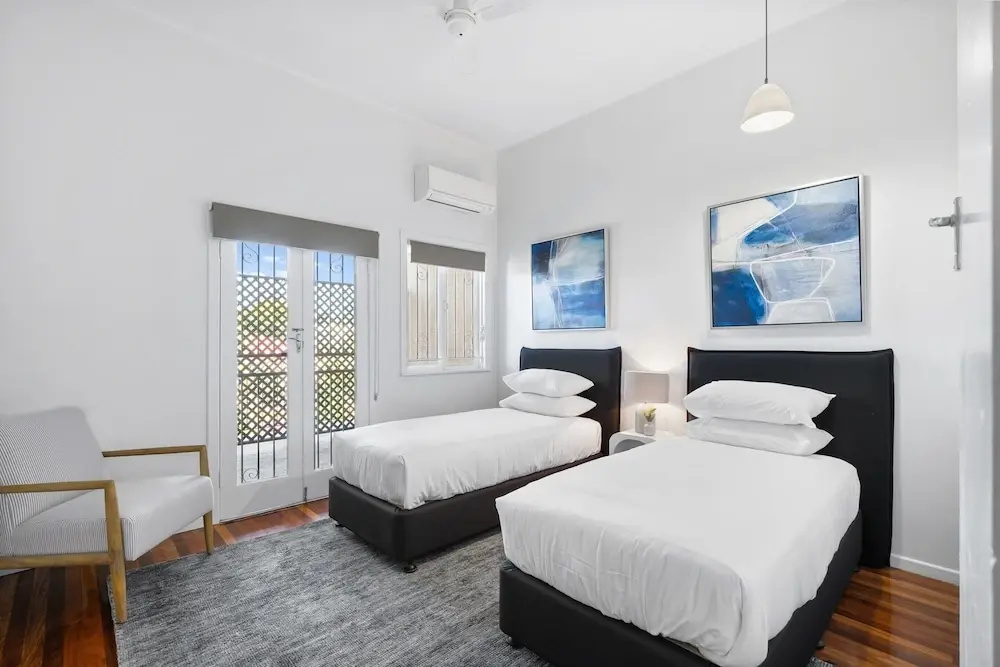 Bright 3-bed With Garden by Banks Street Reserve