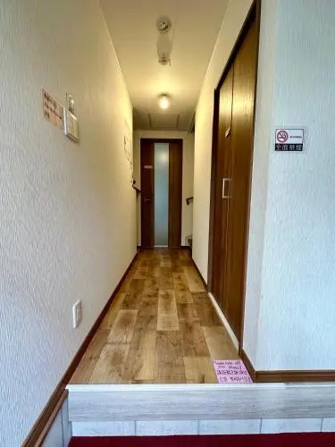 gallery_image_hidden_5