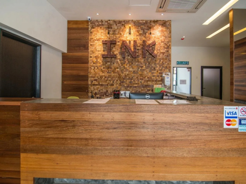 Lobby & Reception