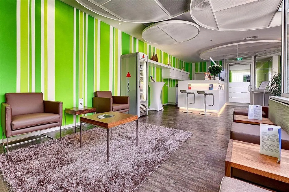 Lobby & Reception