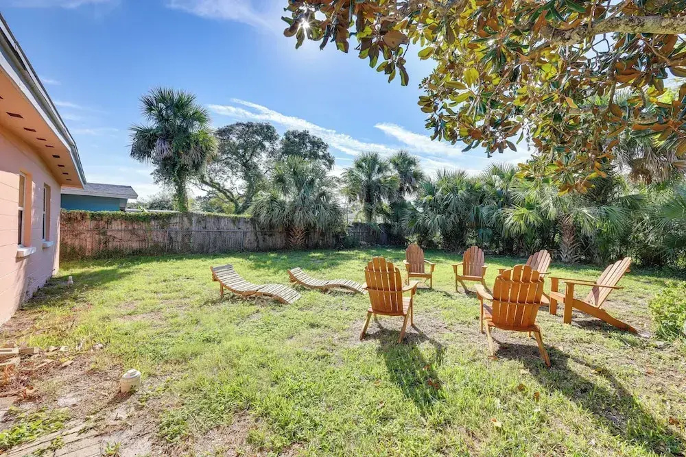 5 Blocks to Jax Beach: Getaway w/ Patio & Yard!
