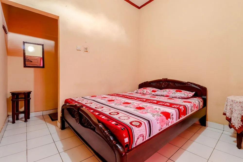 Standard Double room with balcony (full double bed)
