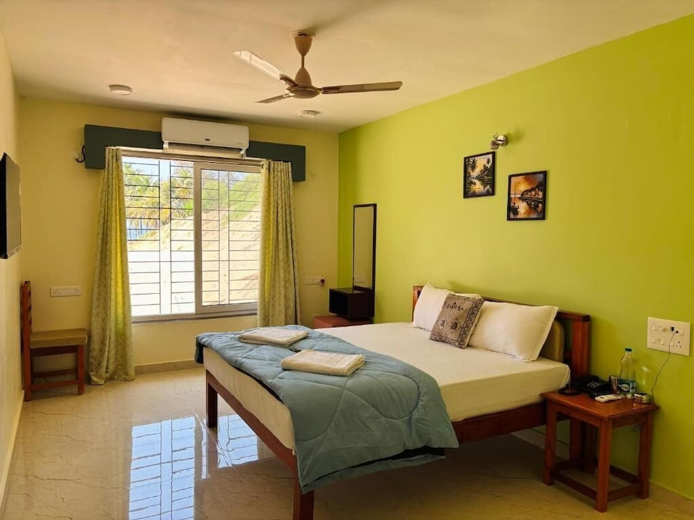 3 Wonders Tarkarli Hotel & Restaurant